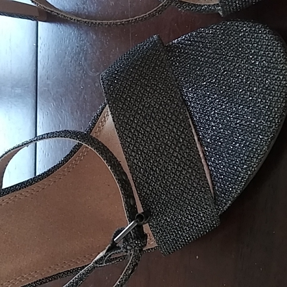 Shoes - Picture 2 of 3